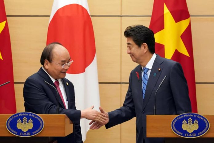 Prime Minister Shinzo Abe and Nguyen Xuan Phuc