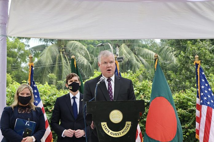 800px Deputy Secretary Biegun and Bangladeshi Foreign Secretary Momen Address Reporters in Dhaha 50489530501