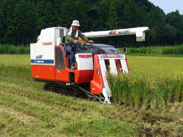 Rice combine harvester japan